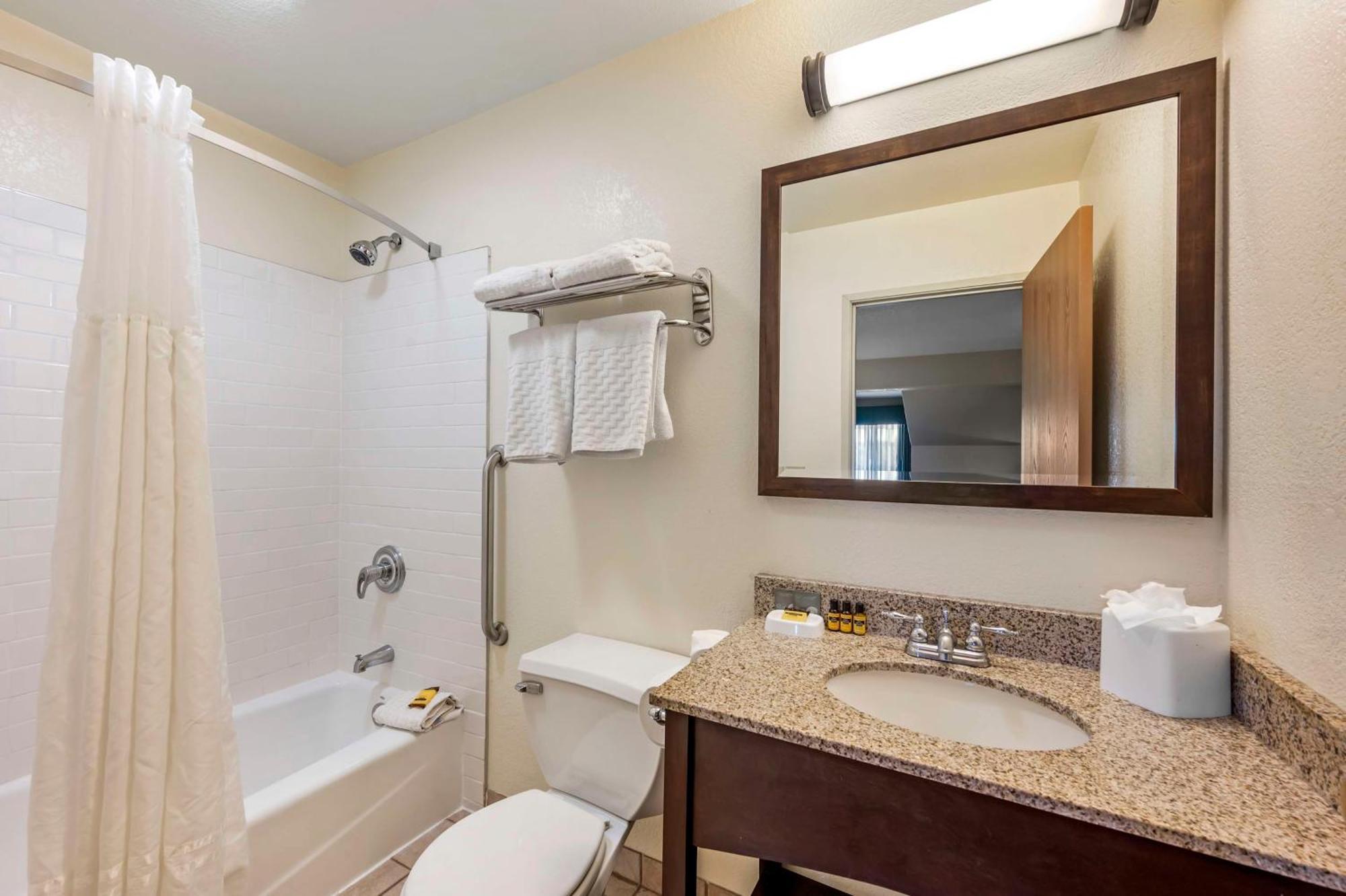 Best Western Plus Eagle Vail Airport Buitenkant foto