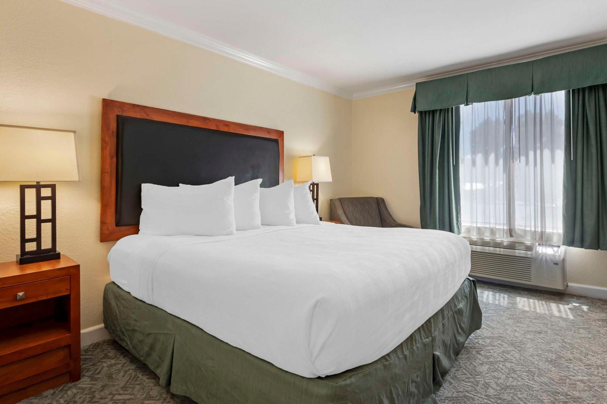 Best Western Plus Eagle Vail Airport Buitenkant foto